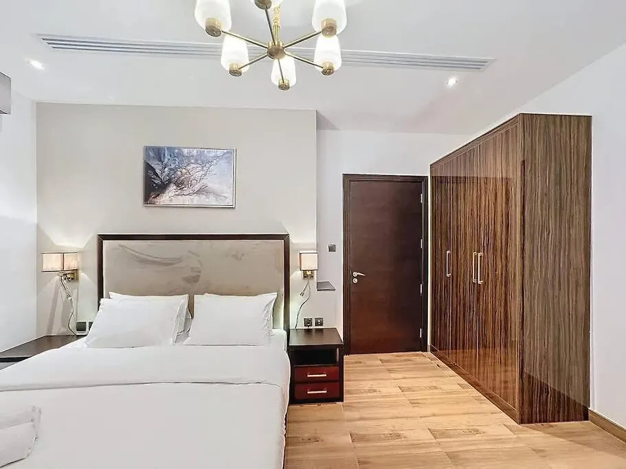 Apartment Tick - King Suite City Skyline View With Pool & Sauna Dubai