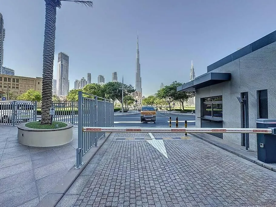 Tick - King Suite City Skyline View With Pool & Sauna Dubai Apartment