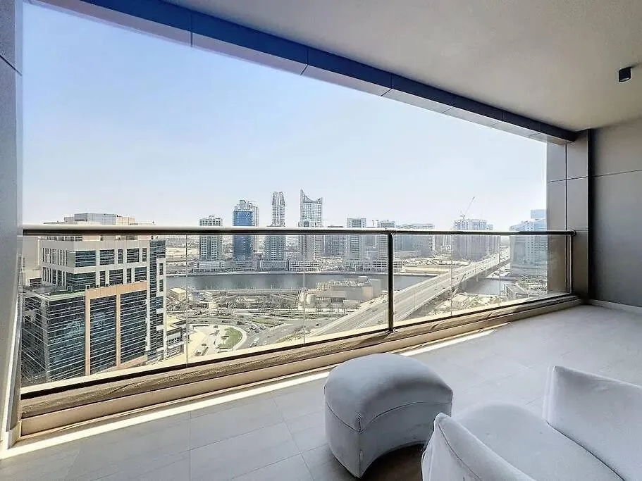 Tick - King Suite City Skyline View With Pool & Sauna Dubaj
